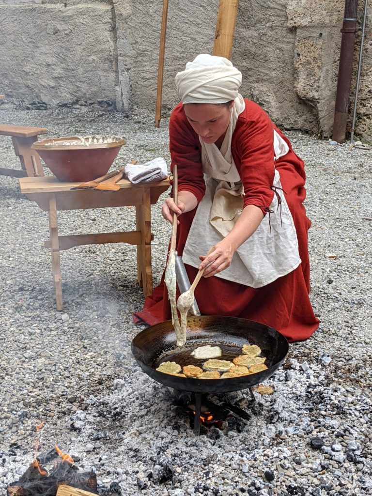 Crédit photo: Compagnie des Quatre Lunes. Journée des Châteaux suisses à Gruyères, 03.10.2021